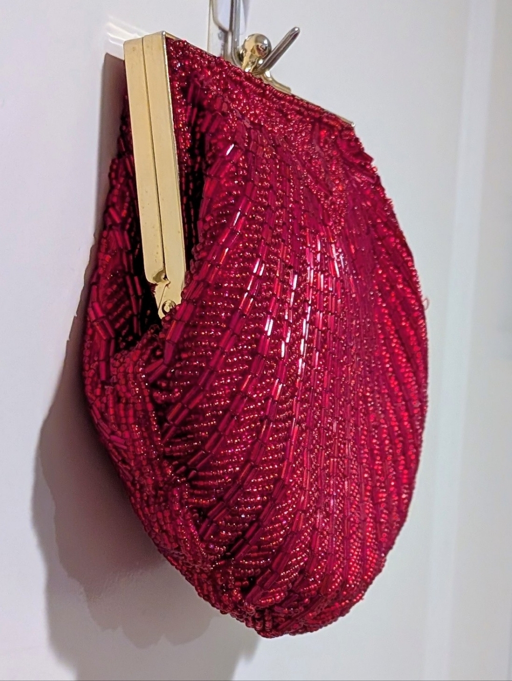 NIB Woodward's Vintage 60s Red Beaded Seashell Mini Purse with Chain Strap - Picture 7 of 11
